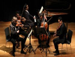 Otistik çocuklar için çaldılar