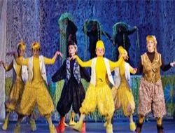 Dünya tiyatroları sahnede