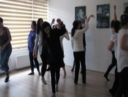 5 Rhythms dans Bach-çe Sanat'ta