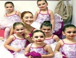 Dört yüz öğrenci aynı sahnedeydi