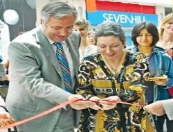 Kanserli meslektaşlarına resimlerle destek oldular