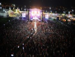 Büyük Ankara Festivali'nde 90'lar Konseri