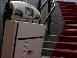 Vedat Dalokay'a engelli asansörü