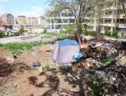 Kulelere nazır çadır hayatı