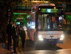 Gece ulaşımı 'yas'lı başladı
