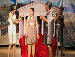 Engelli gençler ayakta alkışlandı