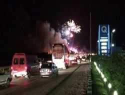 Havai fişek yüklü kamyon yandı: 1 ölü