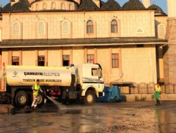 Pazar yerleri temizleniyor