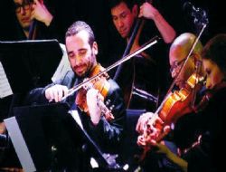 Kemanıyla dünyayı fethetti