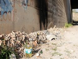 Üstü lağımlı altı bağımlı