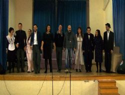 Çocuk mahkumlara tiyatro molası