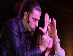 Aref şovlarıyla büyüledi