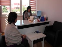 Ailelere akademik destek