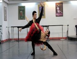 Ödül almak için gidiyoruz