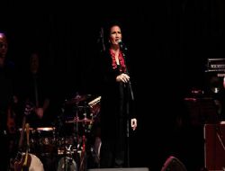 ODTÜ'de Yunan ezgileri