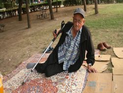 Kanser hastası baba 3 aydır engelli oğlunu göremiyor