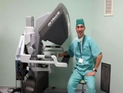 Robotik cerrahi eğitimi verecek