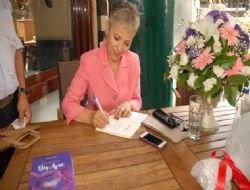 Hikayelerini kitaplaştırdı