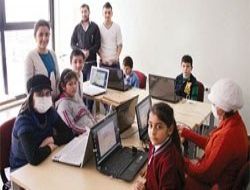 Lösemili çocuklar hediyelerini aldı