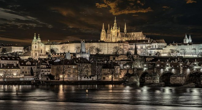 Bakan Çavuşoğlu Prag'da