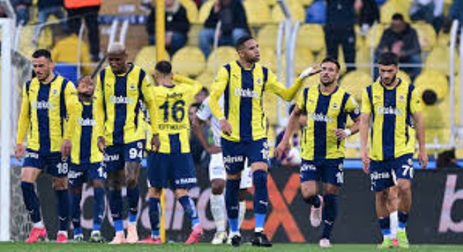 Fenerbahçe, Antalyaspor Deplasmanına Çıkıyor