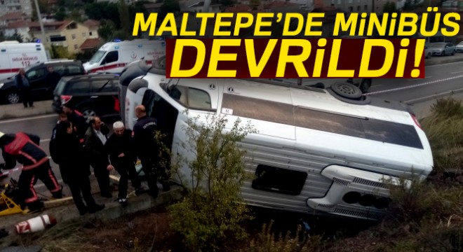 İstanbul Maltepe'de minibüs devrildi