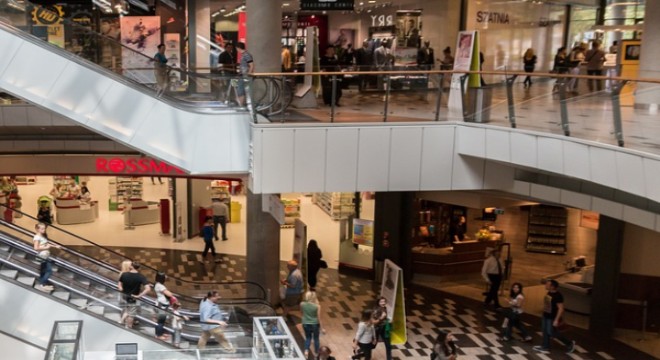 İstanbul'daki AVM'ler saat 13:00'ten sonra açılacak