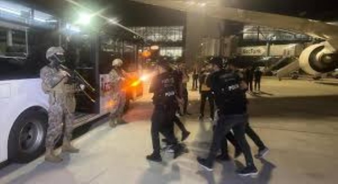 Kırmızı Bültenli 7 Suçlu Türkiye'ye Getirildi